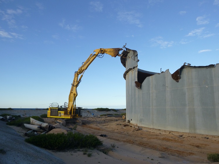 Airlie Island Hydrocarbon Storage Tanks and infrastructure Deconstruction